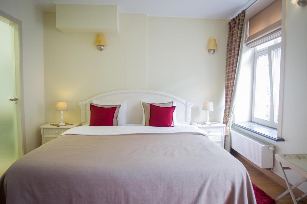 Двухместный (Двухместный с 1 кроватью или 2 отдельными кроватями и душем) отеля B&B Camelias, Брюгге