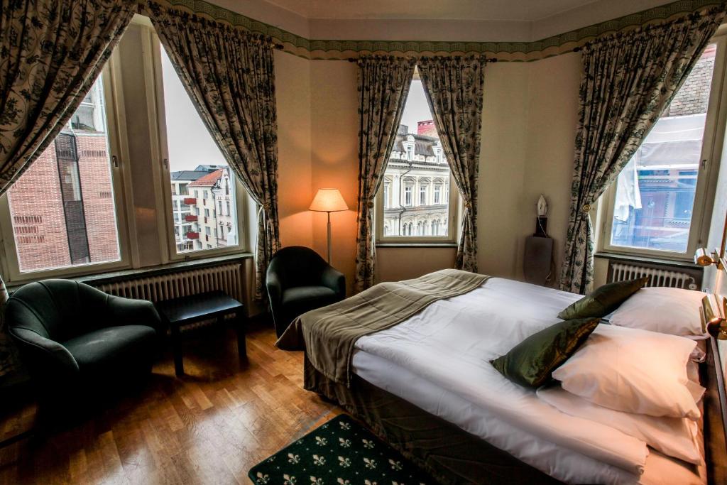 Двухместный (Стандартный двухместный номер с 1 кроватью или 2 отдельными кроватями) отеля First Hotel Statt, Карлскруна