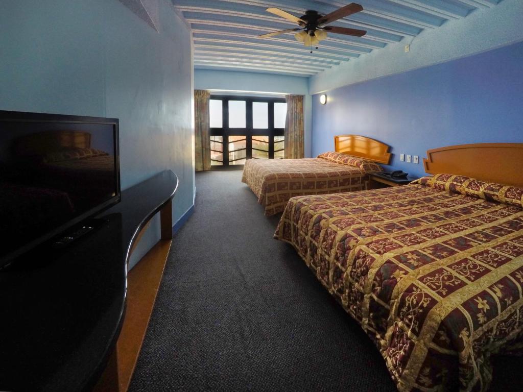 Двухместный (Двухместный номер с 1 кроватью — Без вида) отеля Hotel Festival Plaza Playas Rosarito, Росарито