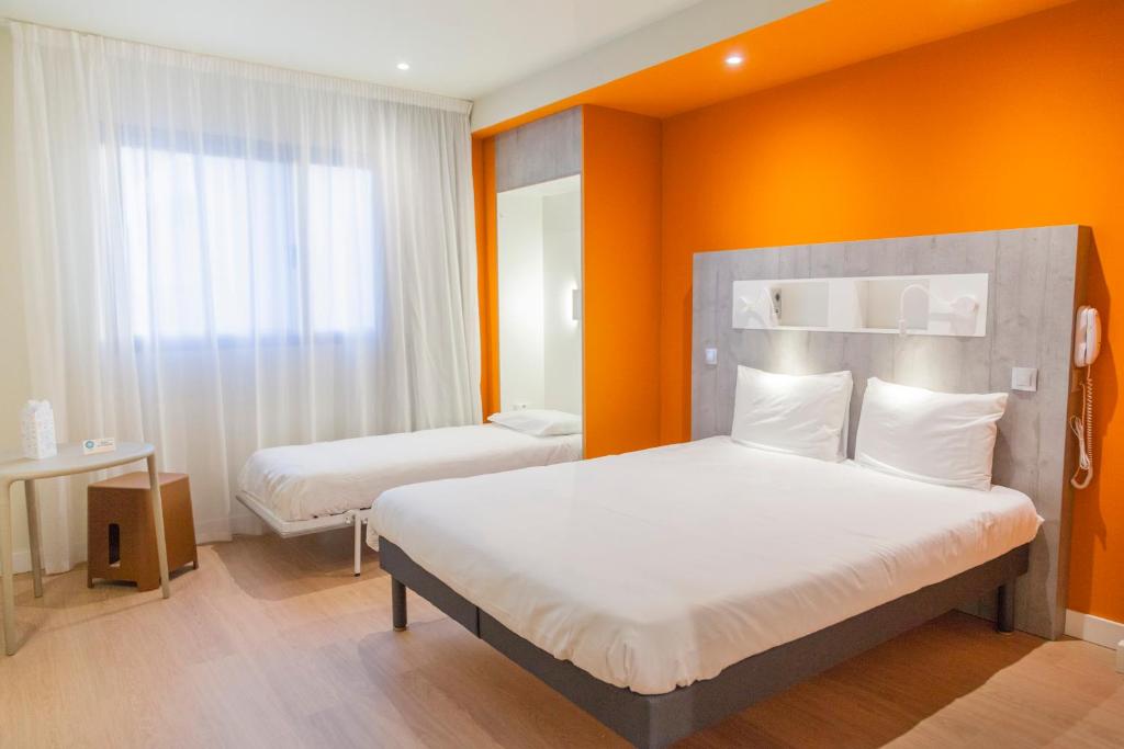 Трехместный (Трехместный номер с одной двуспальной и одной односпальной кроватью) отеля ibis budget Huerta De Murcia, Мурсия