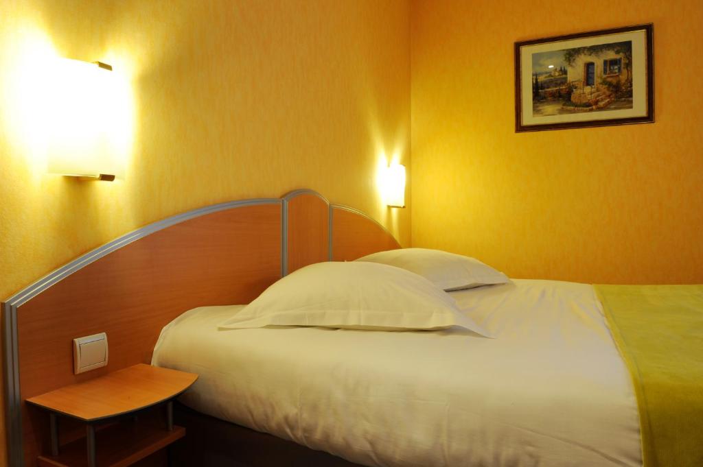 Двухместный (Двухместный номер с 1 кроватью) отеля Comfort Hotel Saintes, Сент