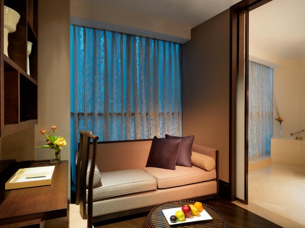 Двухместный (Двухместный номер «Премьер» с 2 отдельными кроватями) отеля Jumeirah Himalayas Hotel Shanghai, Шанхай