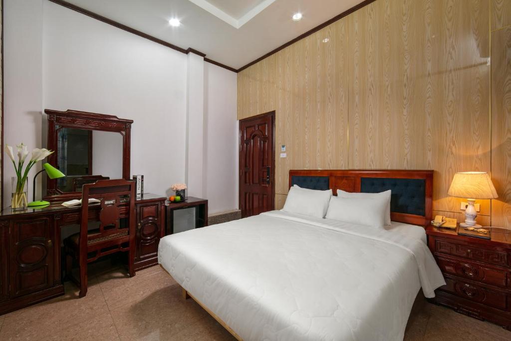 Двухместный (Day Use Offer (3 Hours) - Double Room) отеля Little Hanoi Diamond Hotel, Ханой