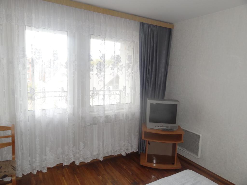 Двухместный (Улучшенный двухместный номер с 1 кроватью) отеля Hotel Rebir, Даугавпилс