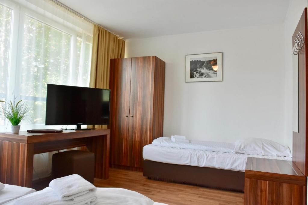 Трехместный (Трехместный номер «Комфорт»), Aparthotel Marcié am Nollendorfplatz