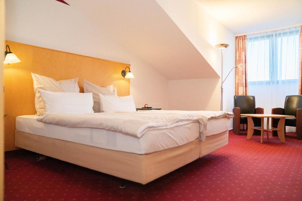Двухместный (Бюджетный двухместный номер с 1 кроватью) отеля Hotel Löwenstein, Бонн