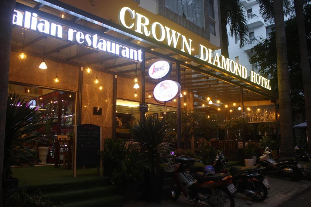 Отель Crown Diamond Hotel - Phu My Hung District 7, Хошимин