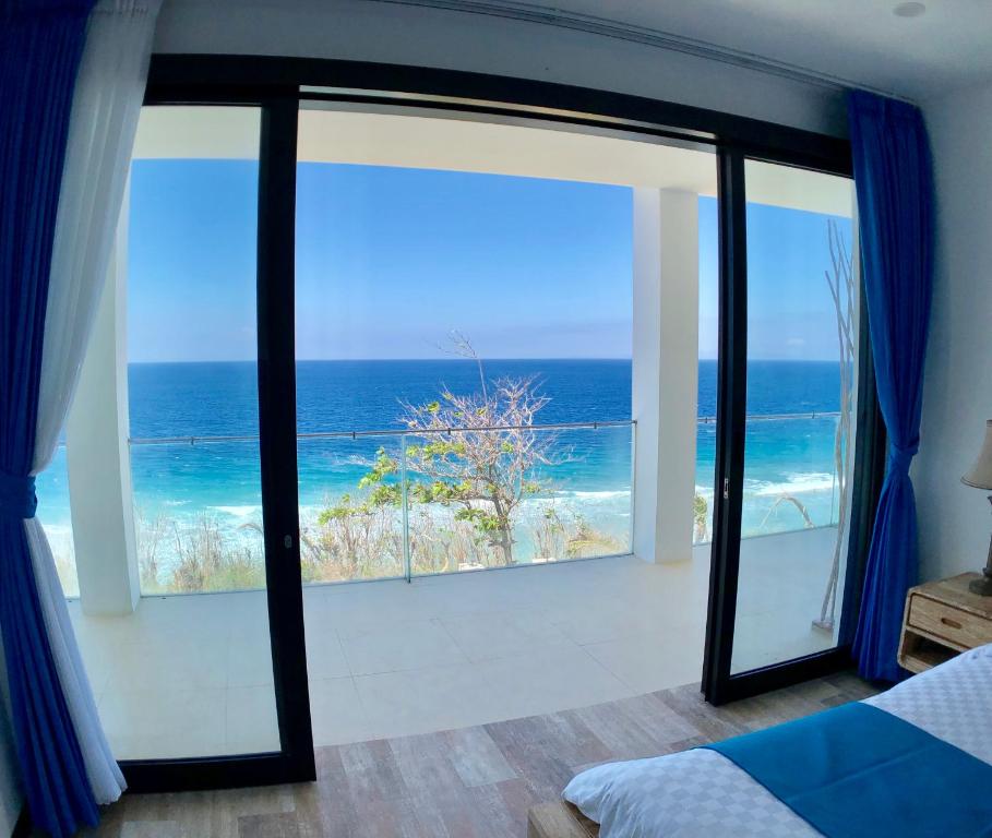 Двухместный (Двухместный номер Делюкс с 1 кроватью и балконом, вид на море) отеля Villa Argia Nusa Penida, Нуса Пенида