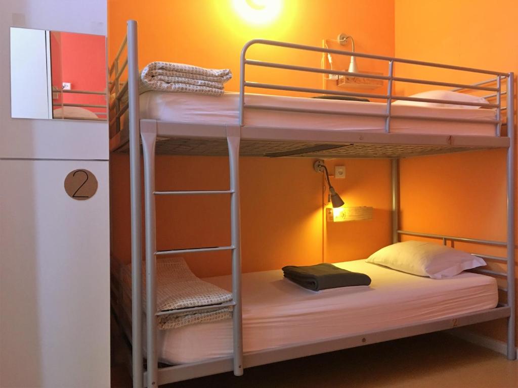 Номер (Кровать в общем 4-местном номере для мужчин и женщин) хостела Porto Wine Hostel, Порту