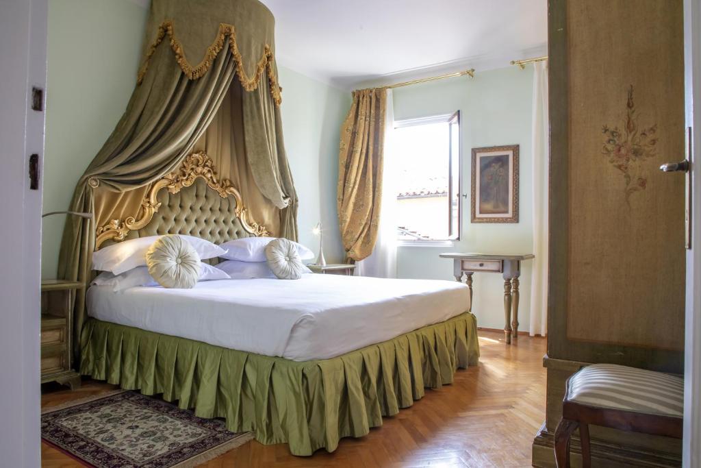 Апартаменты (Three-Bedroom Apartment with Terrace -  Separate Building), Palazzo Paruta