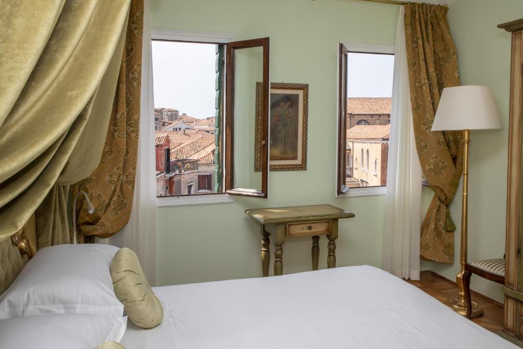 Апартаменты (Three-Bedroom Apartment with Terrace -  Separate Building), Palazzo Paruta