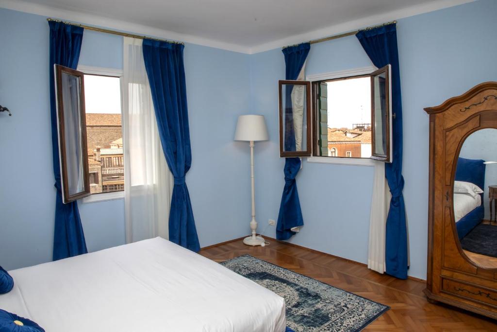 Апартаменты (Three-Bedroom Apartment with Terrace -  Separate Building), Palazzo Paruta