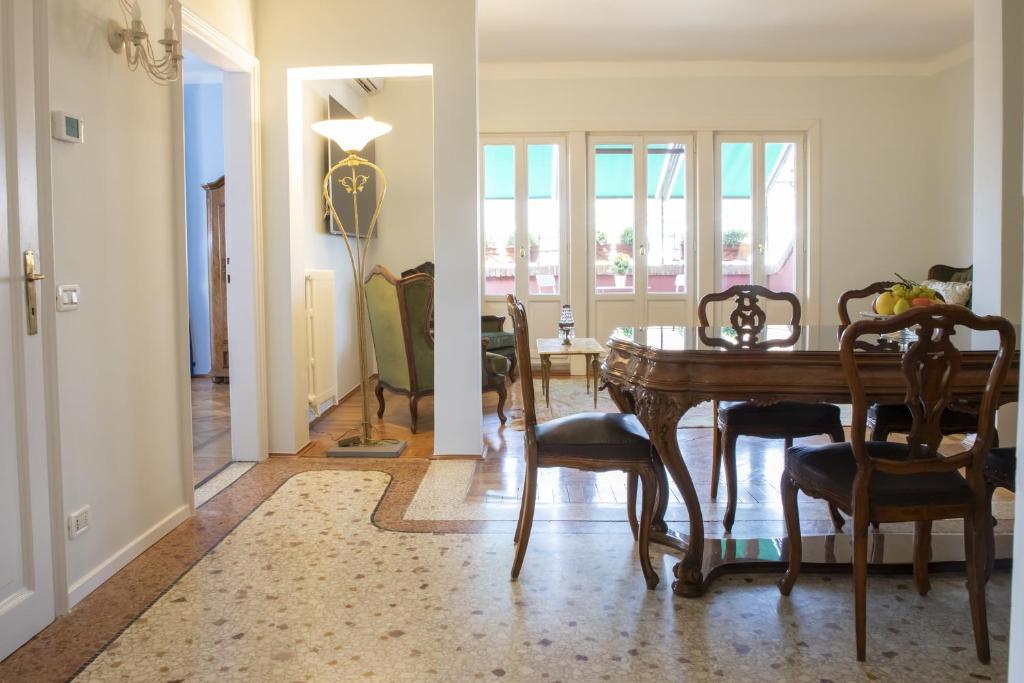 Апартаменты (Three-Bedroom Apartment with Terrace -  Separate Building), Palazzo Paruta