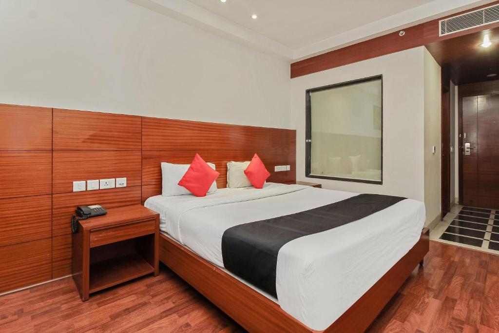 Трехместный (Трехместный номер «Комфорт») отеля Capital O 35958 Hotel Lake View, Хайдарабад