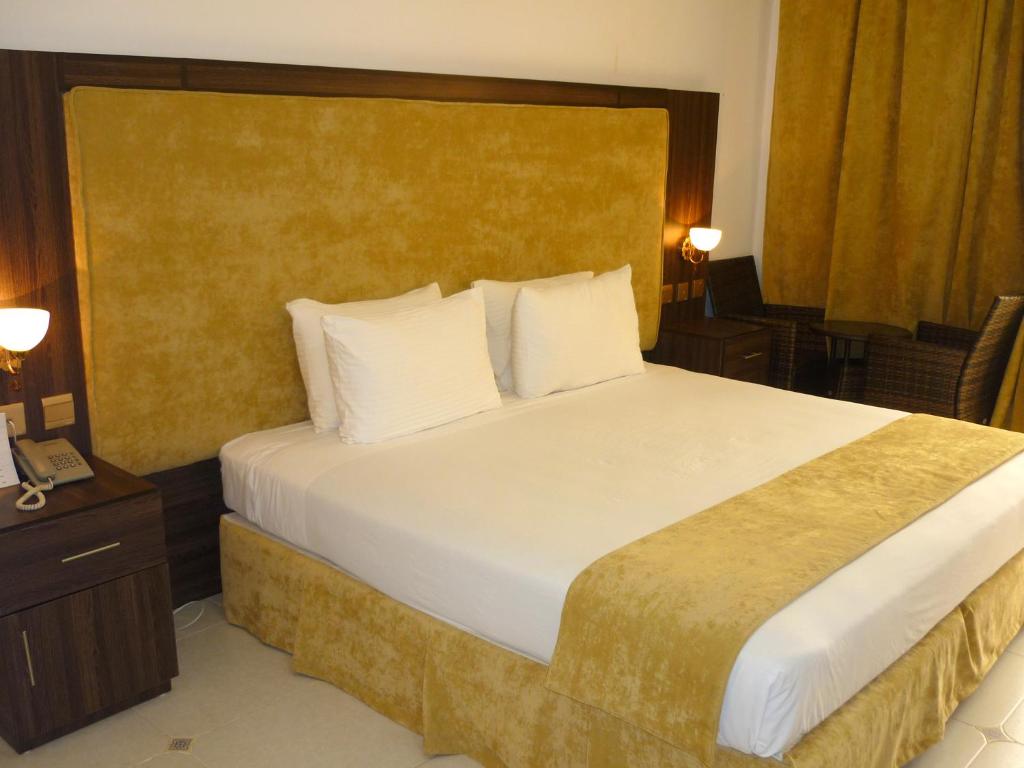Двухместный (Двухместный номер с 1 кроватью или 2 отдельными кроватями и террасой) курортного отеля Samharam Tourist Village, Салала