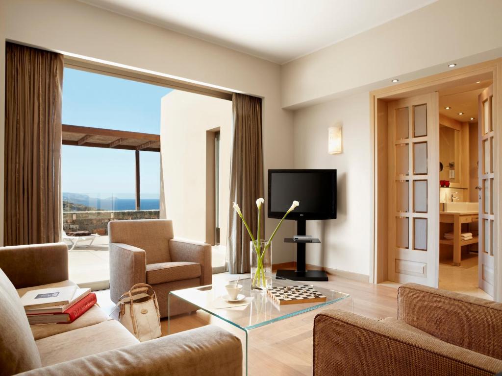 Сьюит (Люкс с 1 спальней с видом на море и отдельным бассейном) курортного отеля Daios Cove Luxury Resort & Villas, Айос-Николаос (Крит), Крит