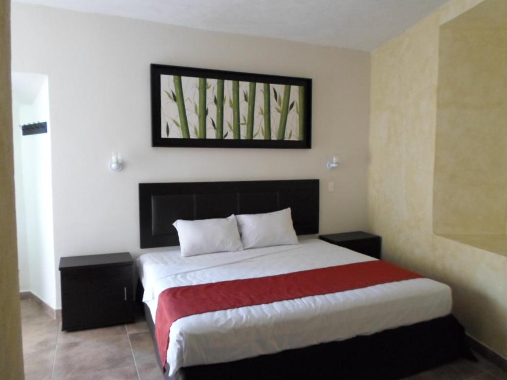 Двухместный (Номер с кроватью размера «king-size») отеля Hotel Montroi City, Колима