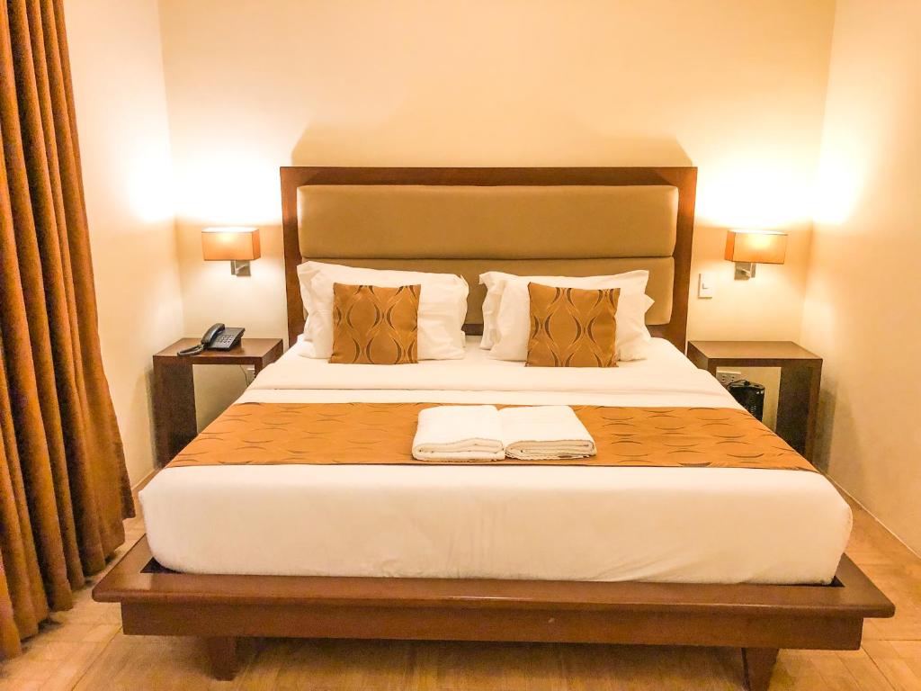 Двухместный (Улучшенный номер с кроватью размера «king-size») отеля The Piccolo Hotel of Boracay, Боракай