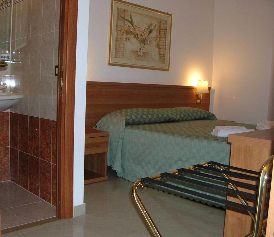 Одноместный (Одноместный номер с собственной ванной комнатой) отеля Emanuela B&B, Рим