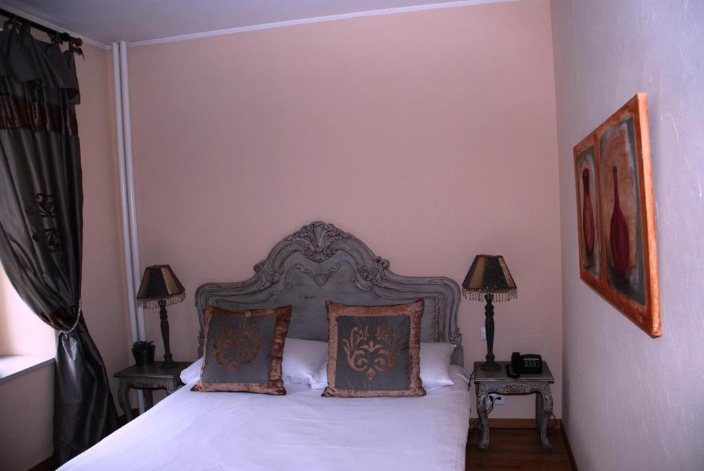 Двухместный (Двухместный номер с 1 кроватью или 2 отдельными кроватями) отеля Hostellerie de Genève, Веве