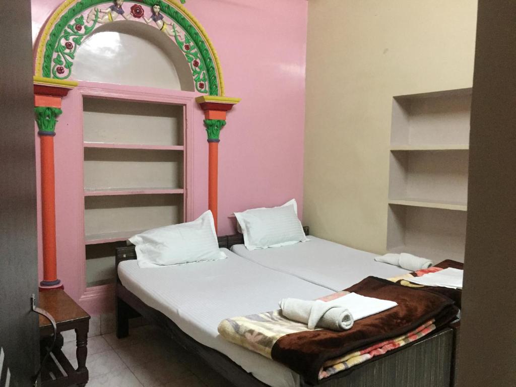 Двухместный (Стандартный двухместный номер с 1 кроватью и вентилятором) гостевого дома Baba Guest House, Варанаси