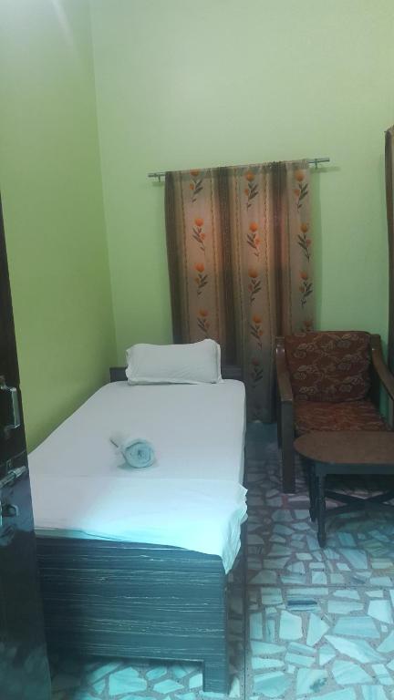 Одноместный (Одноместный номер с собственной внешней ванной комнатой) гостевого дома Baba Guest House, Варанаси