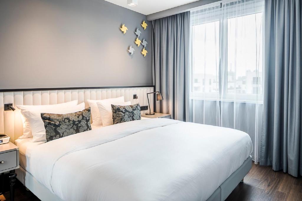 Двухместный (Стандартный двухместный номер с 1 кроватью) отеля Capri by Fraser, Frankfurt, Франкфурт-на-Майне