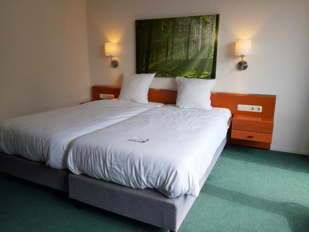 Двухместный (Двухместный номер «Комфорт» с 1 кроватью и балконом) отеля Fletcher Landhotel Bosrijk Roermond, Рурмонд