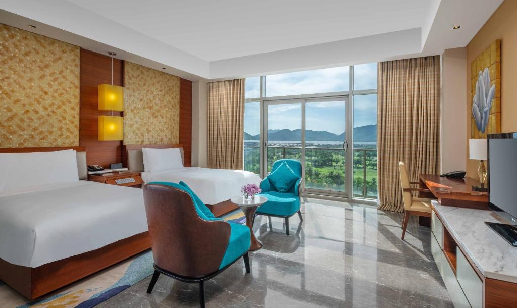 Двухместный (Номер Делюкс с видом на горы) курортного отеля MGM Grand Sanya, Санья