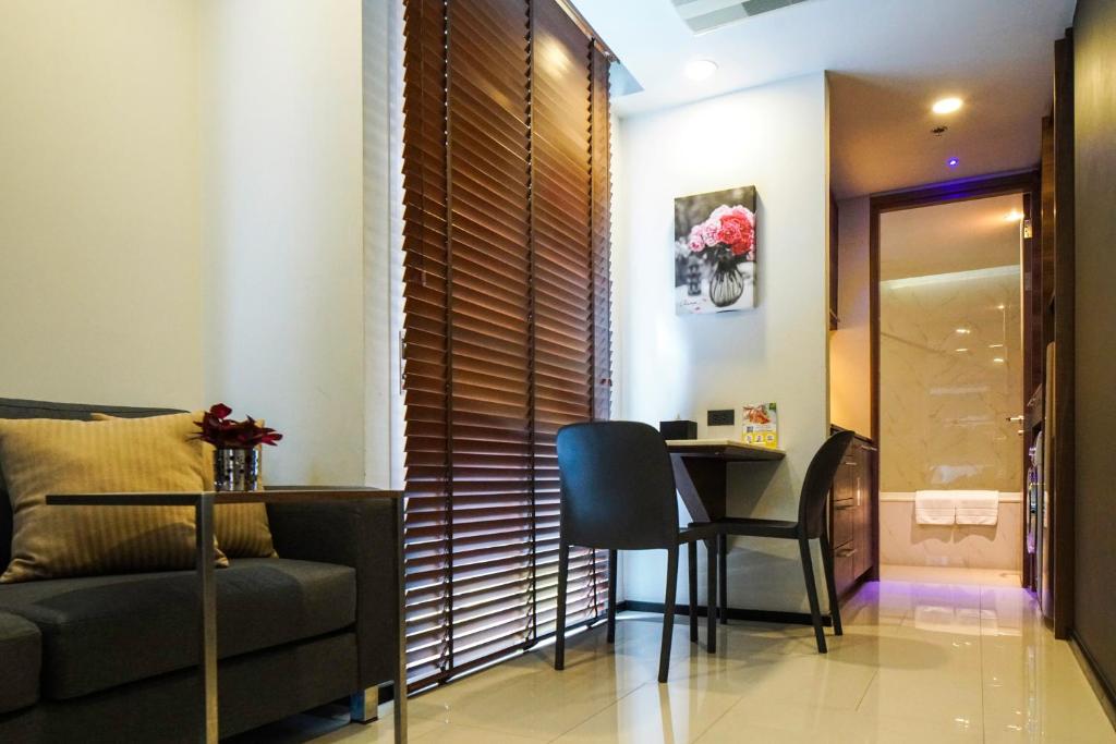 Сьюит (Улучшенный люкс с 1 спальней) отеля LiT BANGKOK Residence, Бангкок