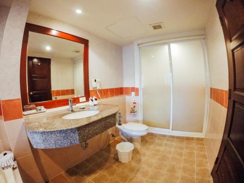 Двухместный (Двухместный номер Делюкс с 1 кроватью или 2 отдельными кроватями) отеля Baumanburi, Пхукет