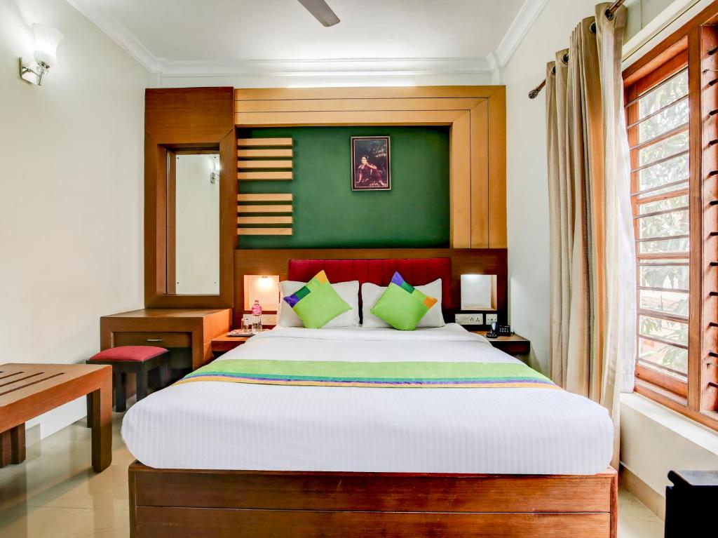 Двухместный ([Sanitized] Standard Double or Twin Room), Treebo Trend Nandanam Park