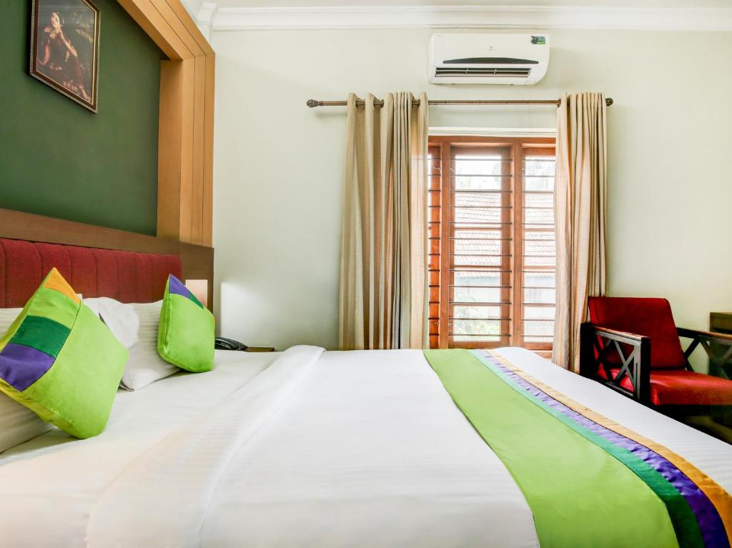 Двухместный ([Sanitized] Standard Double or Twin Room), Treebo Trend Nandanam Park