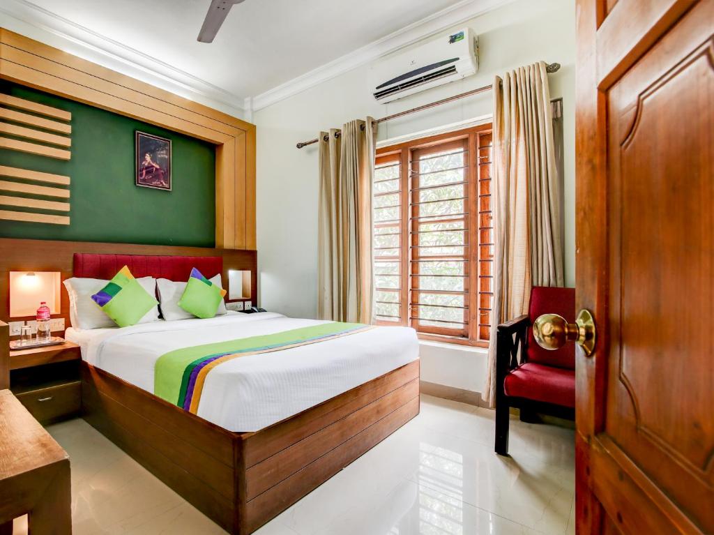 Двухместный ([Sanitized] Standard Double or Twin Room), Treebo Trend Nandanam Park