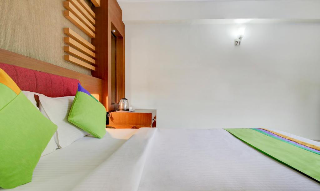 Двухместный ([Sanitized] Deluxe Double or Twin Room) отеля Treebo Trend Nandanam Park, Тривандрум