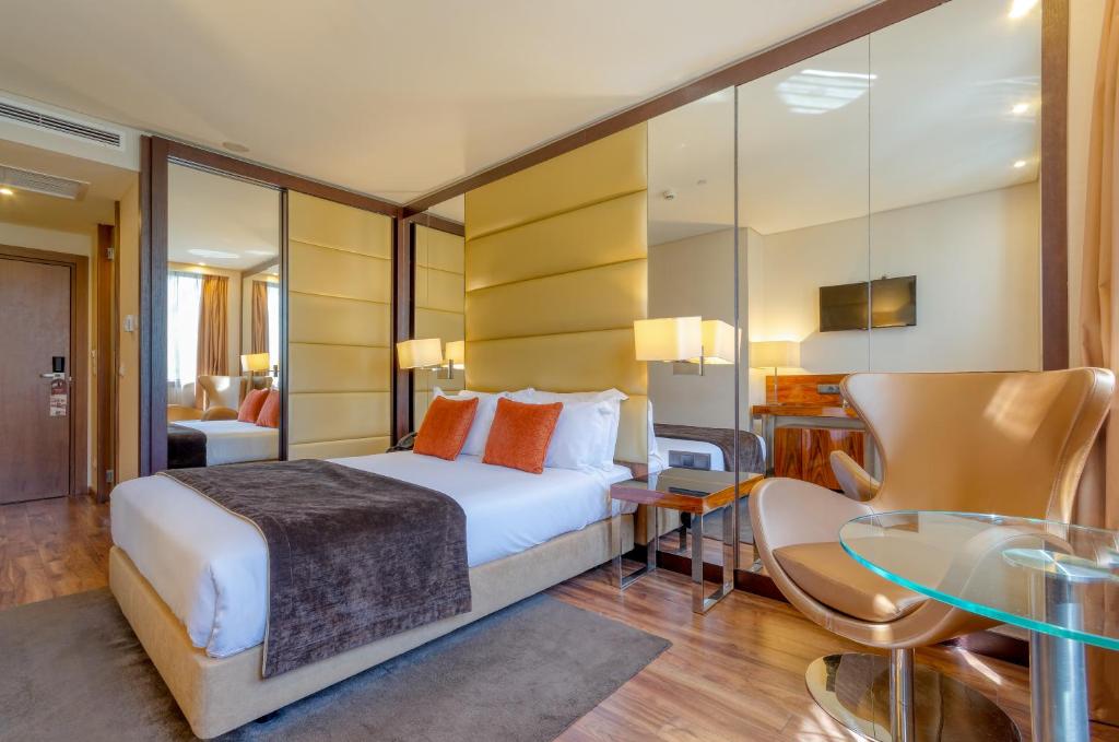 Двухместный (Специальное предложение — Улучшенный двухместный номер с 1 кроватью) отеля TURIM Av. Liberdade Hotel, Лиссабон