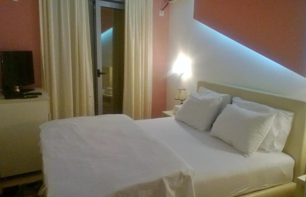 Одноместный (Классический одноместный номер) отеля Hotel Oasis, Подгорица