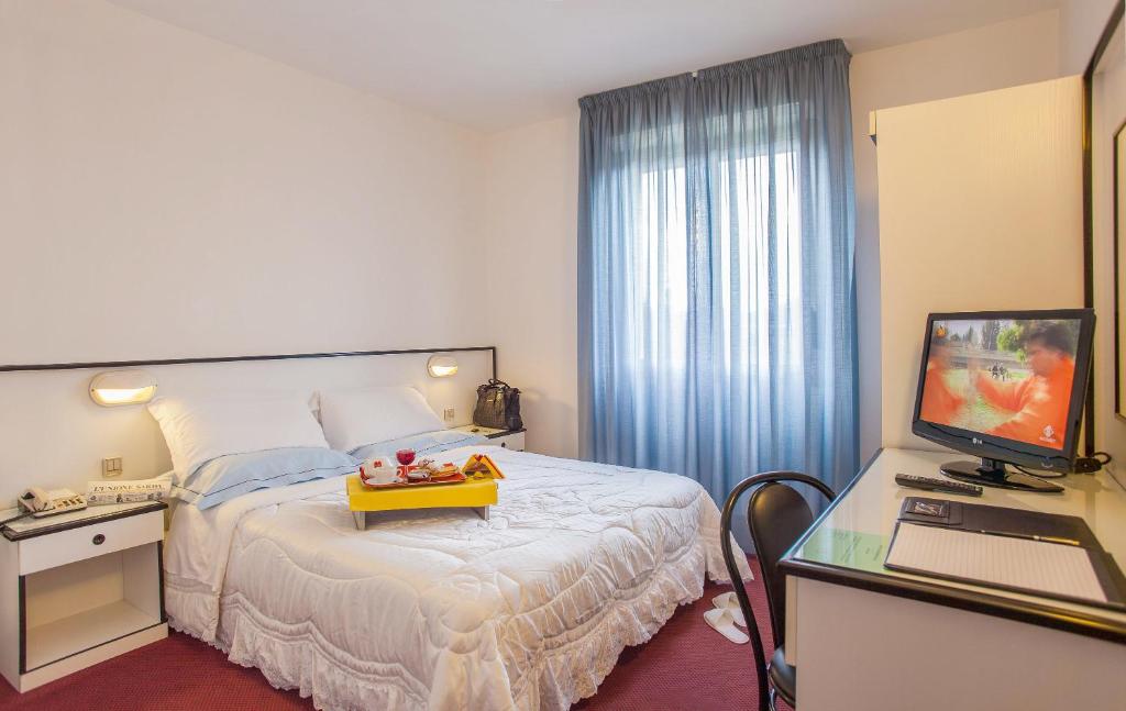 Двухместный (Двухместный номер с 1 кроватью) отеля Hotel Quadrifoglio, Кальяри