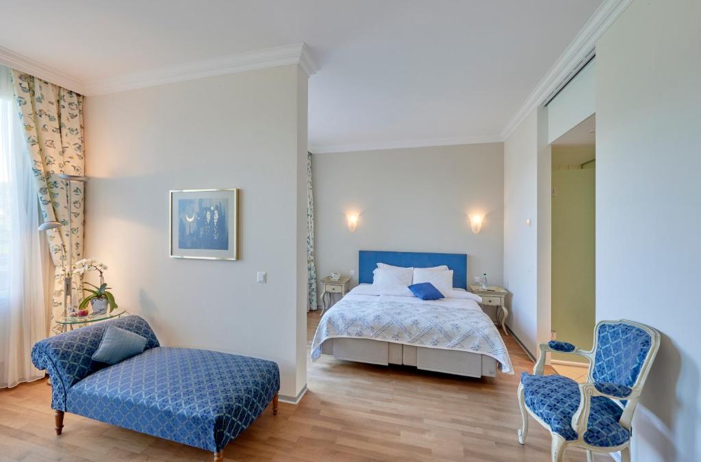Двухместный (Улучшенный двухместный номер с 1 кроватью и видом на залив) отеля Eden Swiss Quality Hotel, Шпиц