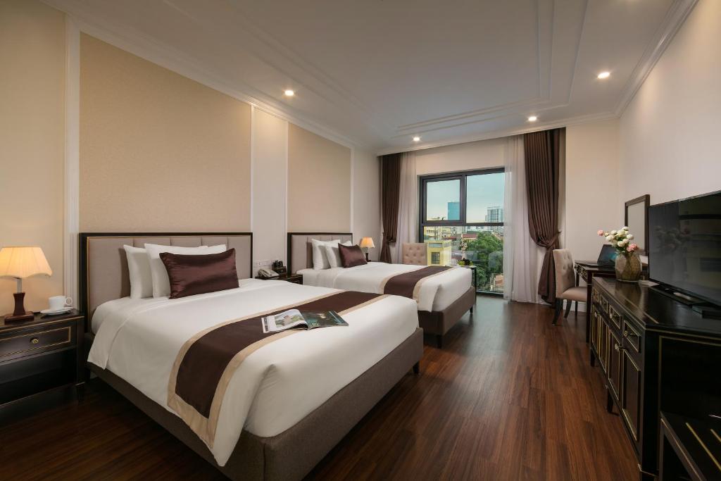 Двухместный (Улучшенный двухместный номер с 2 отдельными кроватями) отеля Adonis Hotel, Ханой