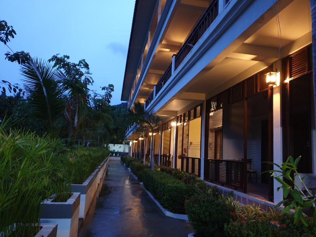Трехместный (Стандартный трехместный номер) курортного отеля Simple Life Resort Koh Tao, Ко Тао