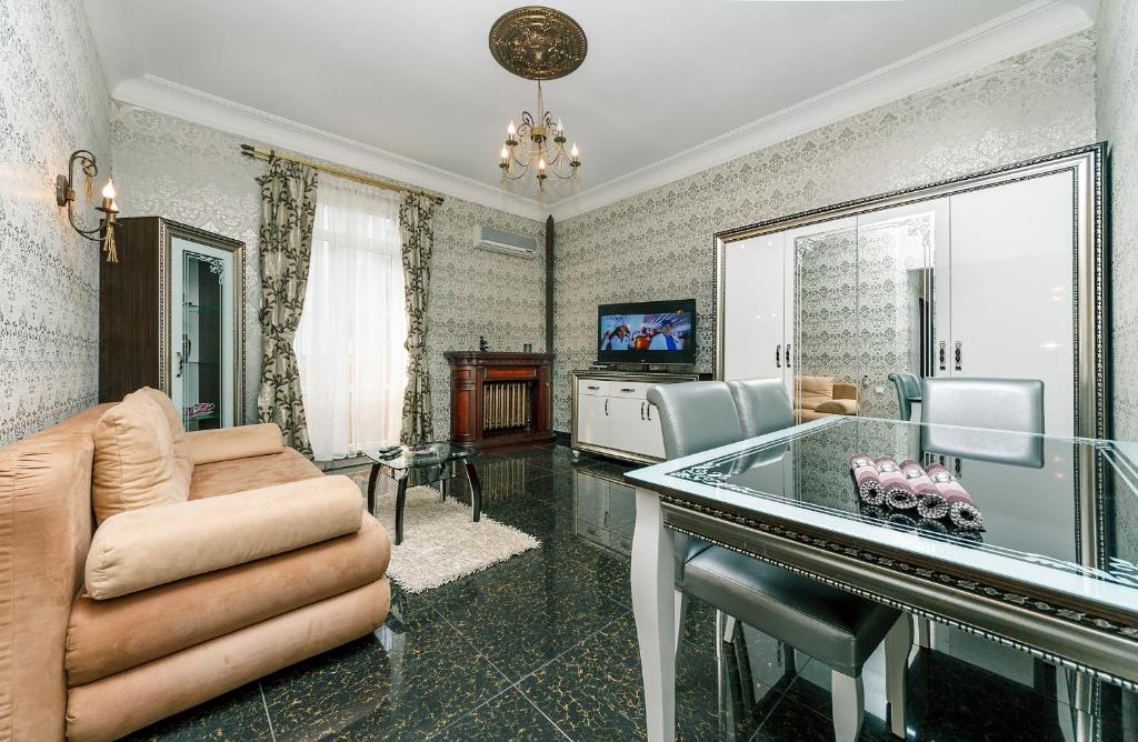 Апартаменты Luxrent на Льва Толстого, Киев