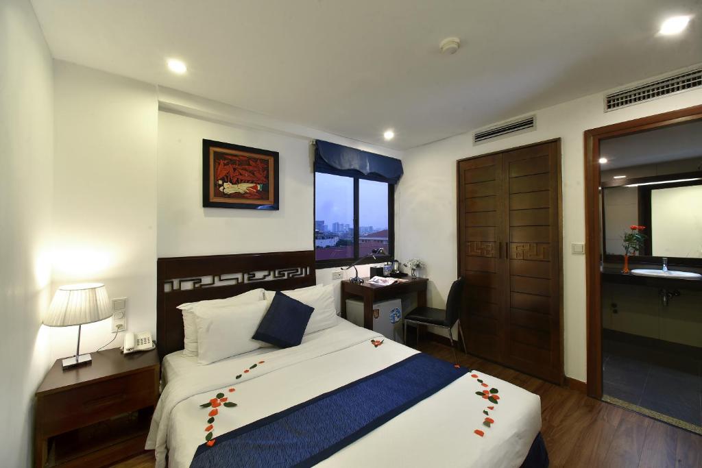 Двухместный (Улучшенный двухместный номер с 1 кроватью) отеля Hanoi Eternity Hotel, Ханой