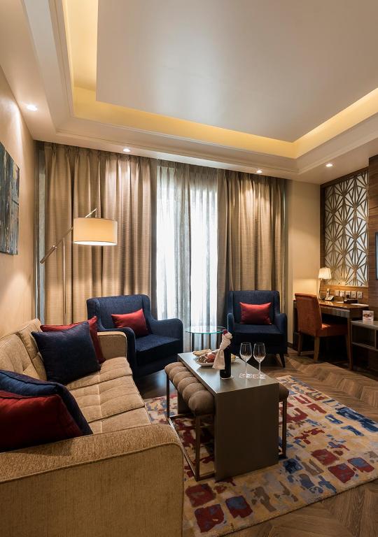 Сьюит (Executive Suite with Airport Transfers, Happy Hours (1+1) and 20% Discount on F&B), Ramada Gurgaon Central