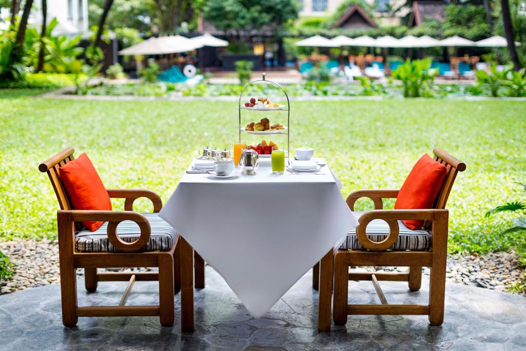 Сьюит (Люкс с садовой террасой), Anantara Siam Bangkok Hotel