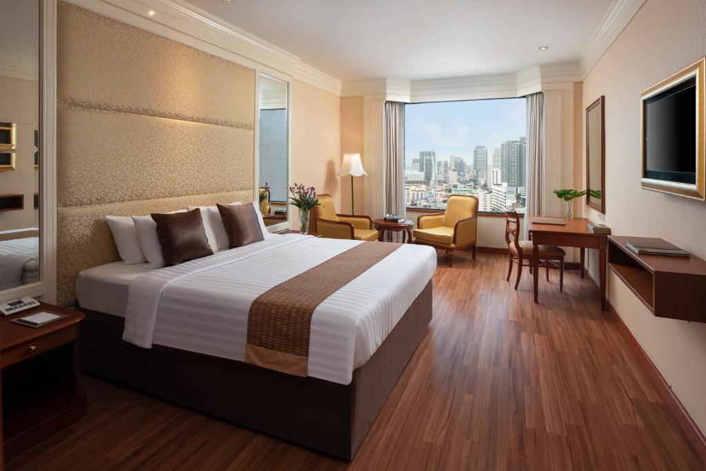 Двухместный (Двухместный номер Делюкс с 1 кроватью или 2 отдельными кроватями) отеля The Emerald, Бангкок