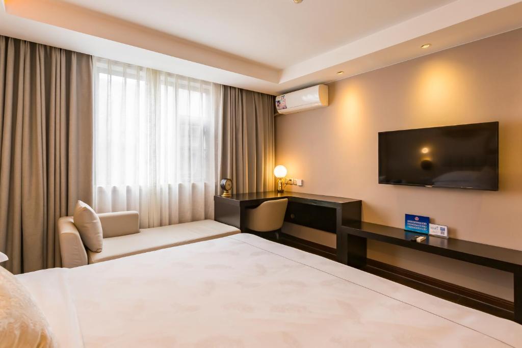 Двухместный (Улучшенный двухместный номер с 1 кроватью), Beijing Red Hotel