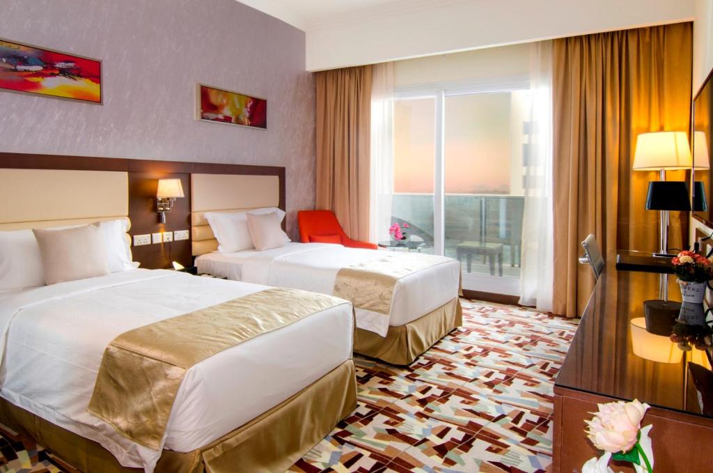 Двухместный (Двухместный номер с 2 отдельными кроватями и балконом) отеля Al Murooj Grand Hotel, Маскат