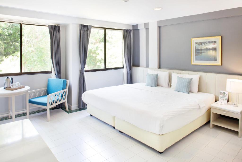 Двухместный (Улучшенный двухместный номер с 1 кроватью или 2 отдельными кроватями) курортного отеля Mida Resort Kanchanaburi, Канчанабури