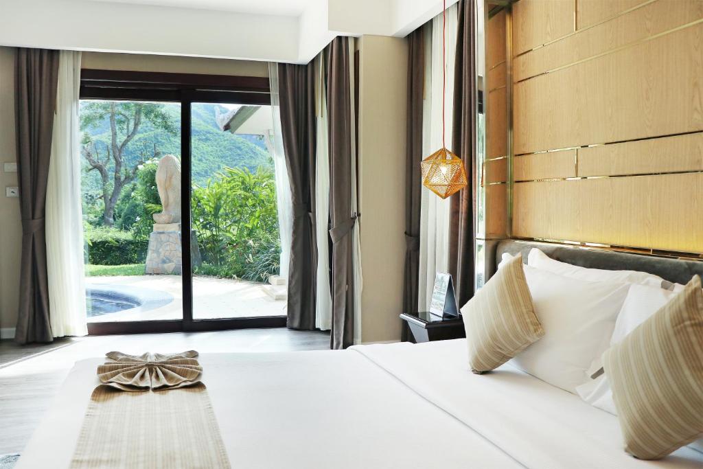 Вилла (Вилла с 2 спальнями и собственным бассейном) курортного отеля Mida Resort Kanchanaburi, Канчанабури
